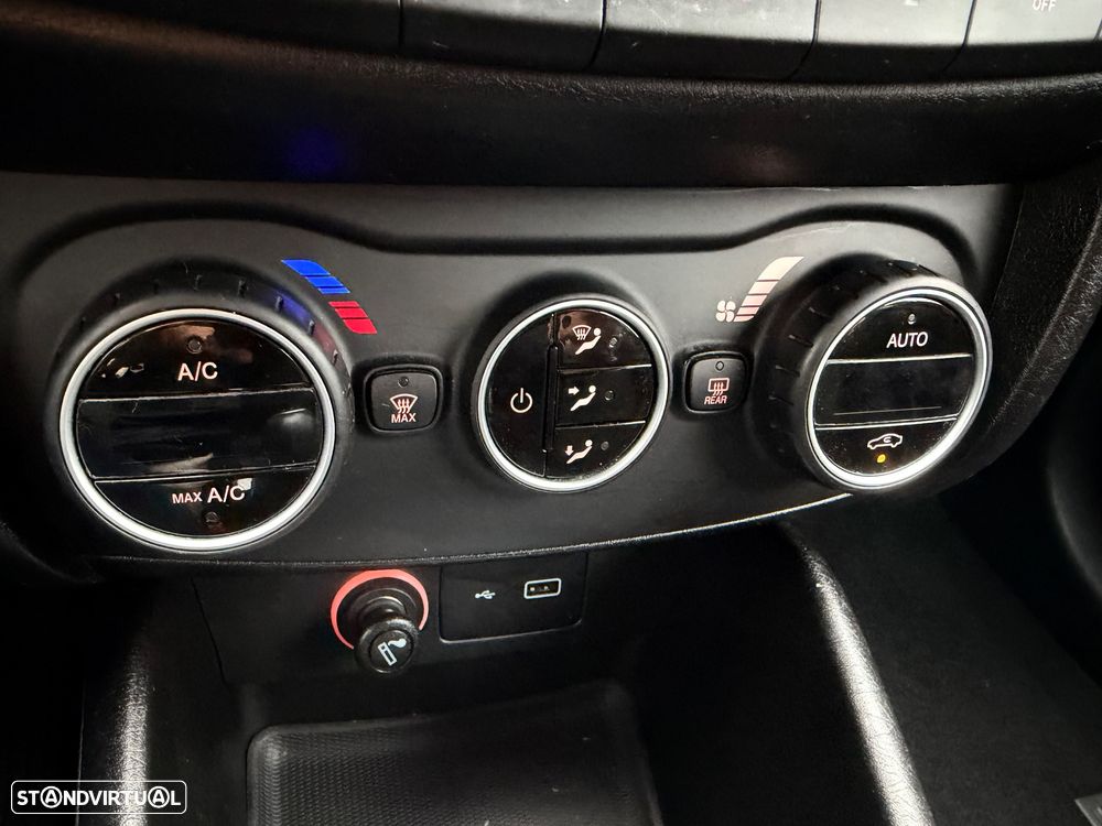 Fiat Tipo Station Wagon 1.3 M-Jet Lounge Tech - 32