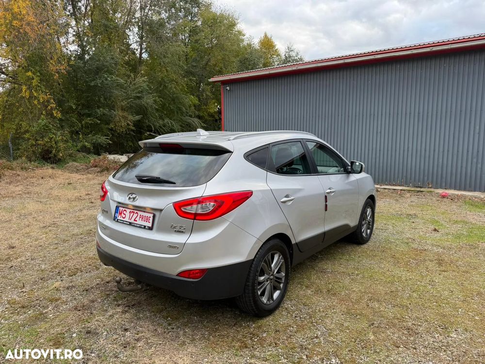 Hyundai ix35 2.0 CRDI 4WD Fifa World Cup Gold Edition - 3