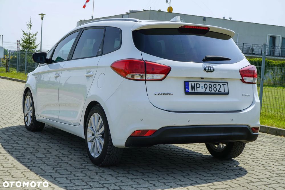 Kia Carens 1.7 CRDi L DCT - 8