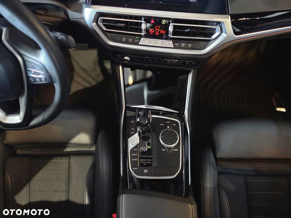 BMW Seria 3 318i Sport Line - 9