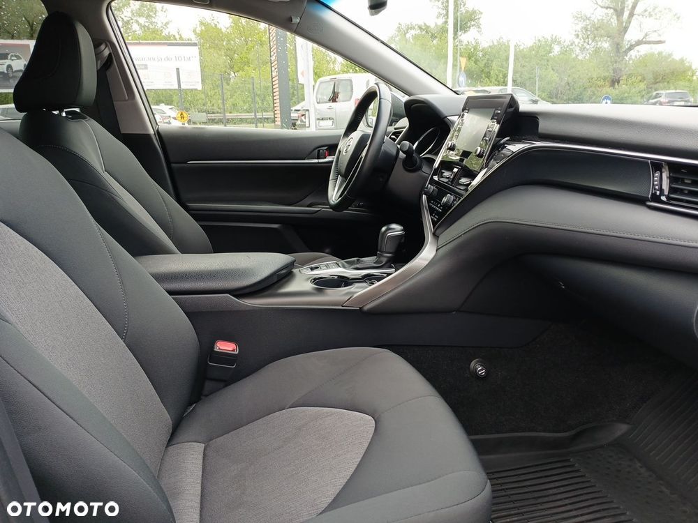 Toyota Camry - 9