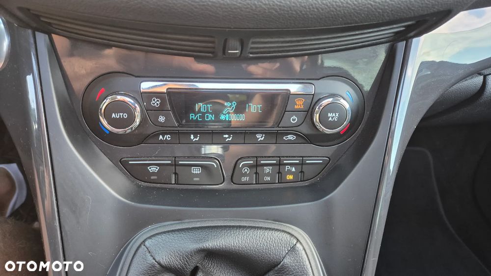 Ford Kuga 2.0 TDCi 2x4 Titanium - 21