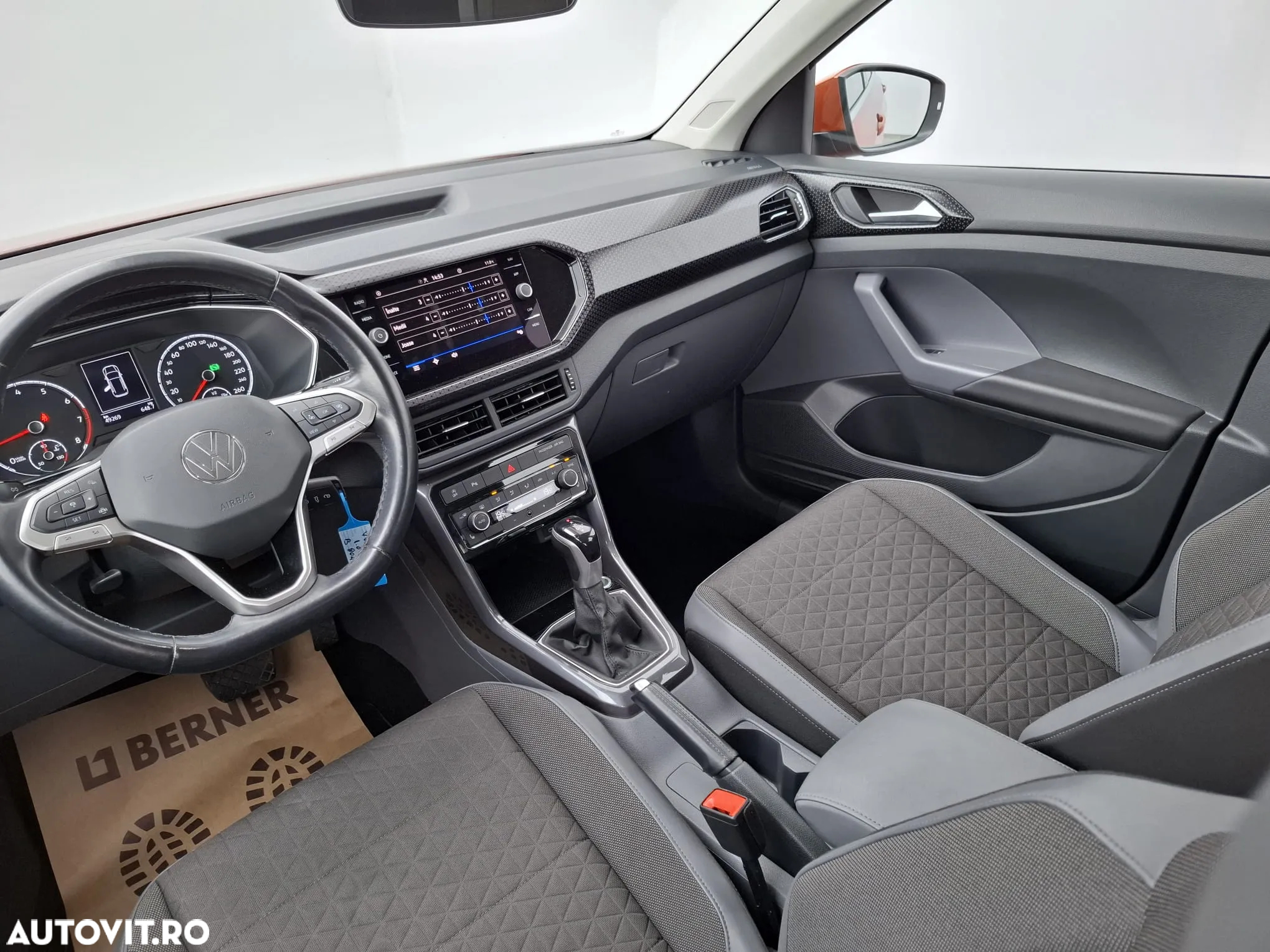 Volkswagen T-Cross 1.0 TSI DSG Style - 10