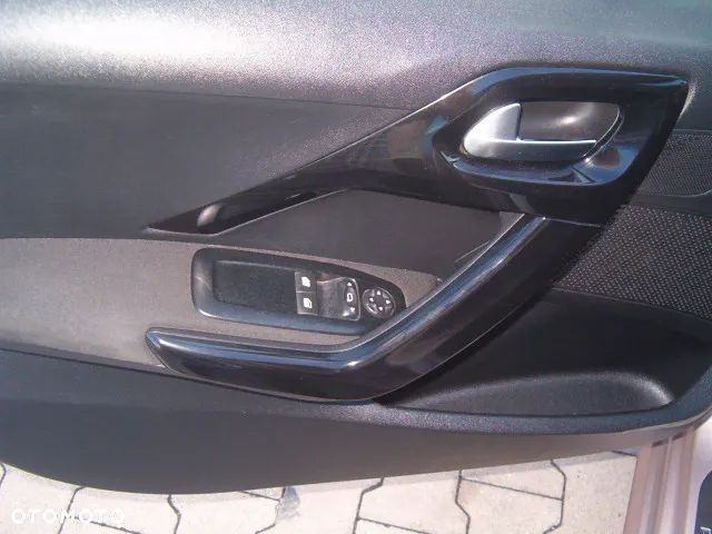 Peugeot 208 1.4 VTi Active - 21
