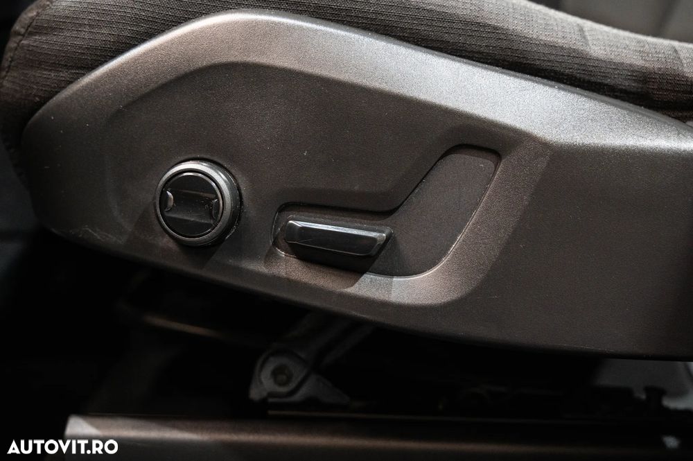 Volvo XC 60 B4 D AWD Geartronic Momentum - 27