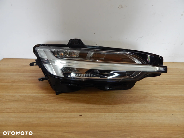 Lampa prawy przód Full Led Volvo V60 S60 II 16-23 EU Łuków części