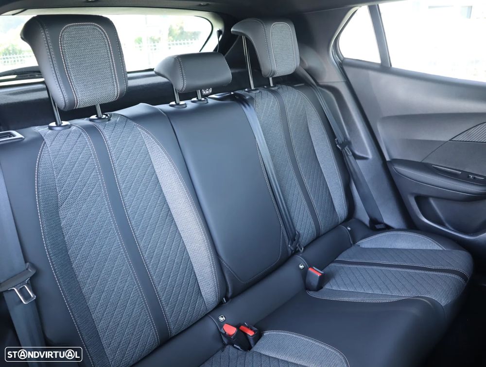 Peugeot 2008 1.2 Hybrid Allure e-DCS6 - 21