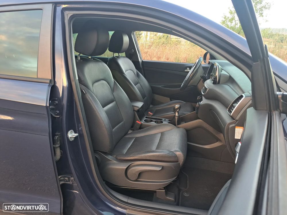 Hyundai Tucson 1.6 CRDi Premium +P.Pele+P.Style - 12