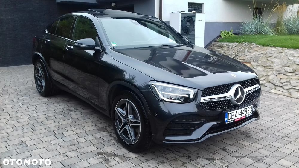 Mercedes-Benz GLC 300 4Matic 9G-TRONIC AMG Line - 11