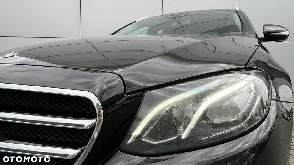 Mercedes-Benz Klasa E 220 d 4-Matic 9G-TRONIC - 4