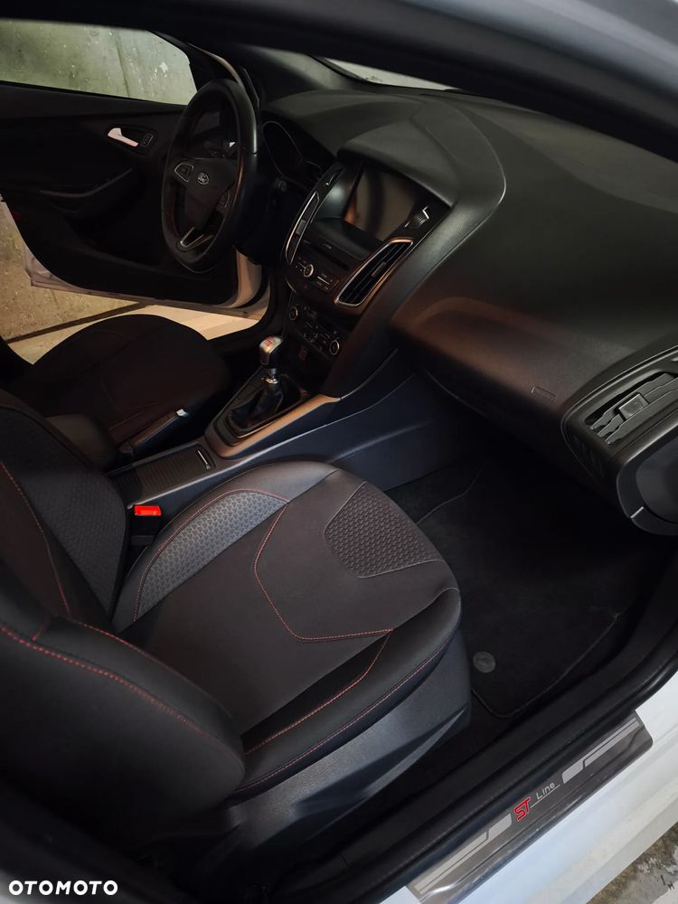 Ford Focus 1.5 EcoBoost ST-Line ASS - 14