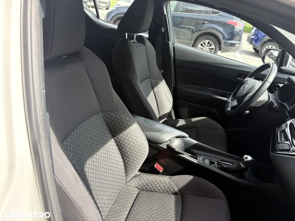 Toyota C-HR 1.8 HSD 122 CP 4x2 CVT Core - 11