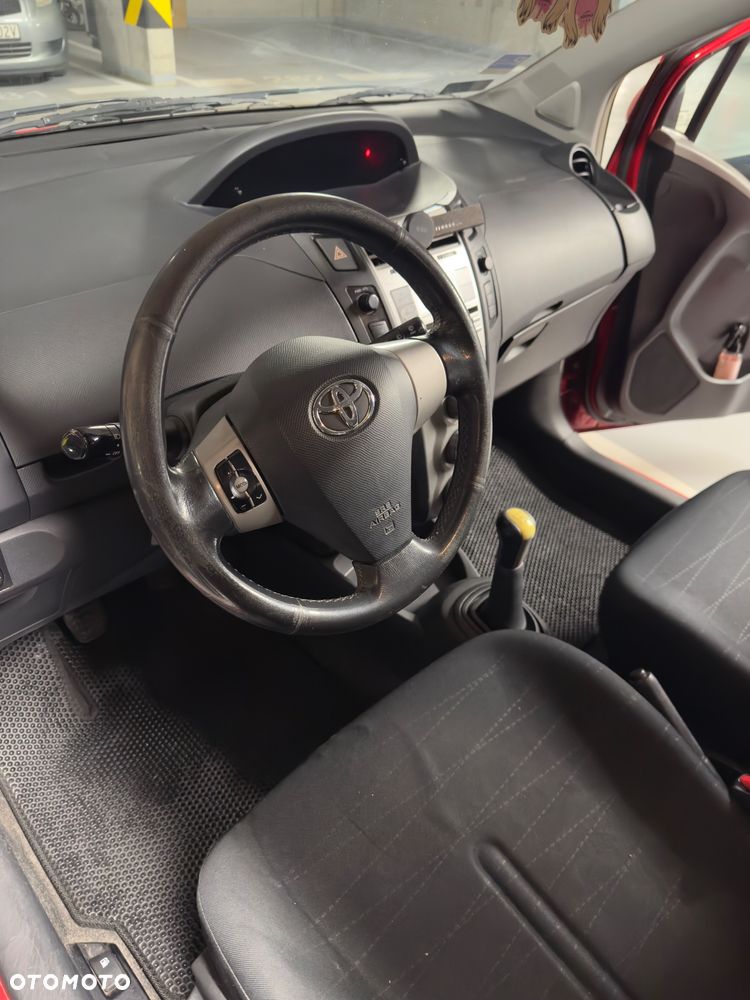 Toyota Yaris - 11