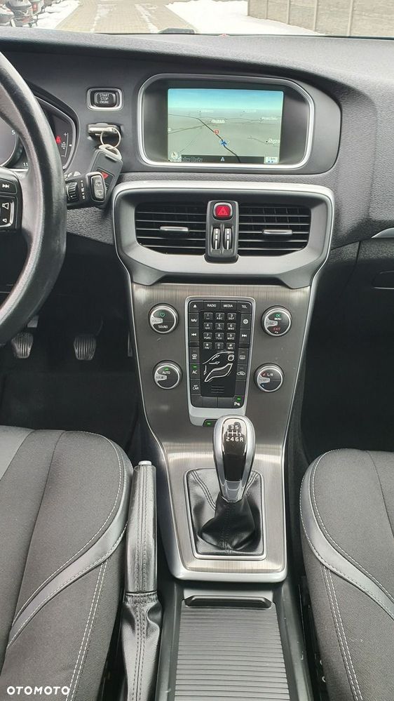 Volvo V40 D2 Momentum - 21