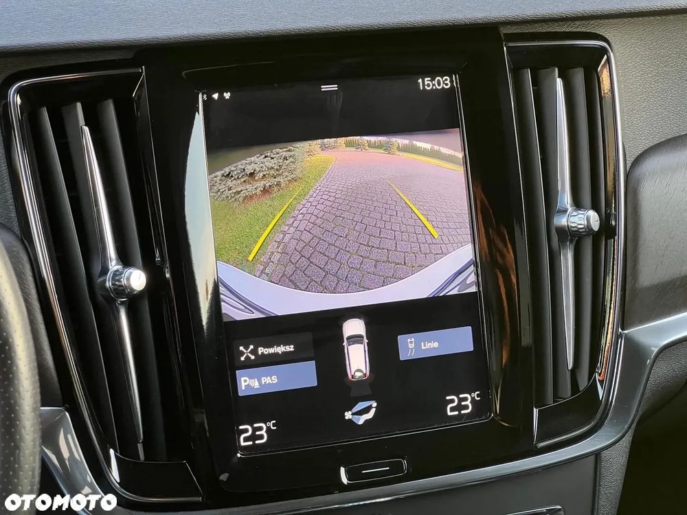 Volvo V90 Cross Country - 25