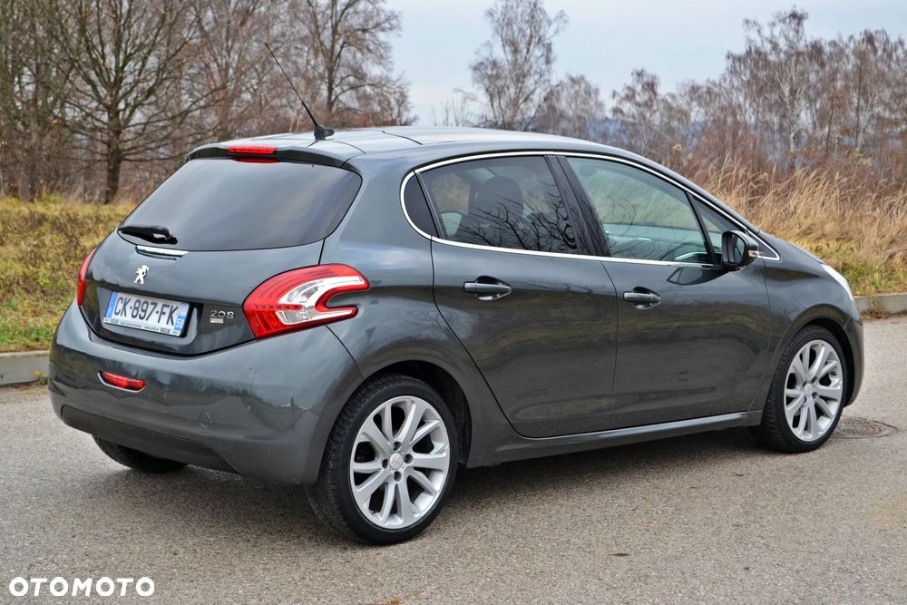 Peugeot 208 BlueHDi 100 GT Pack - 2
