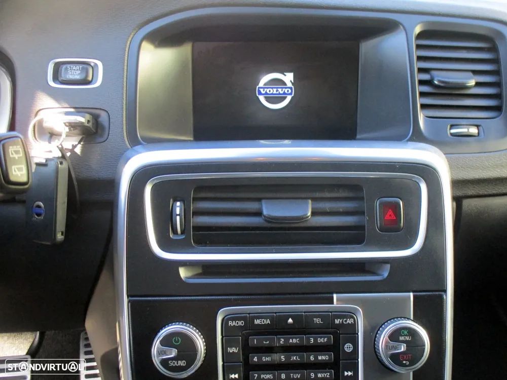 Volvo V60 2.0 D4 R-Design Summum Geartronic - 26