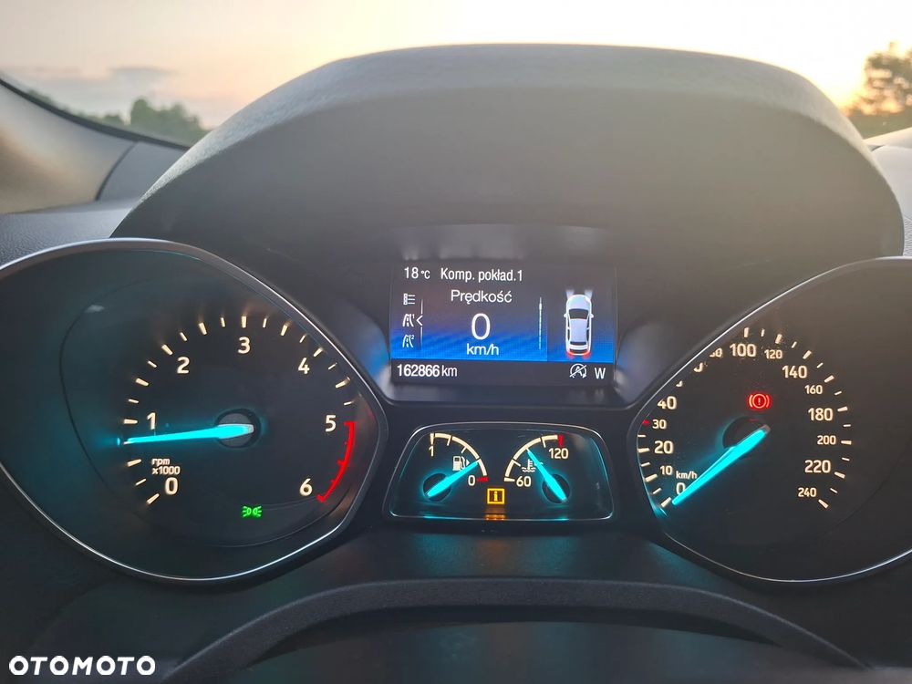Ford Kuga 2.0 TDCi 2x4 ST-Line - 30