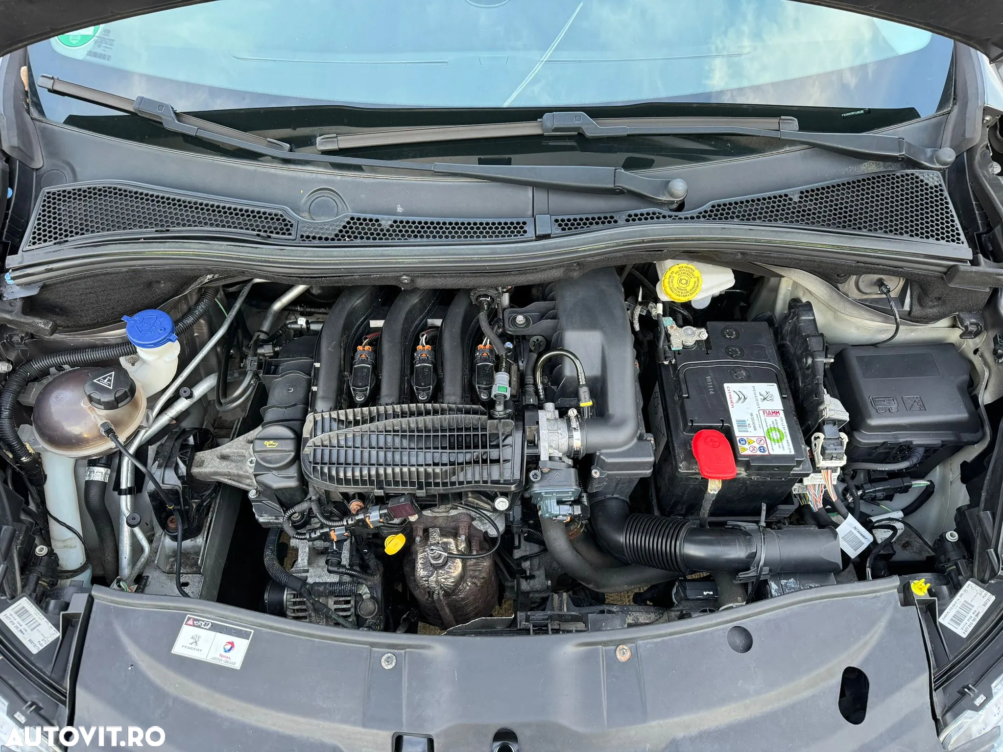 Peugeot 2008 1.2 L PureTech Allure - 8