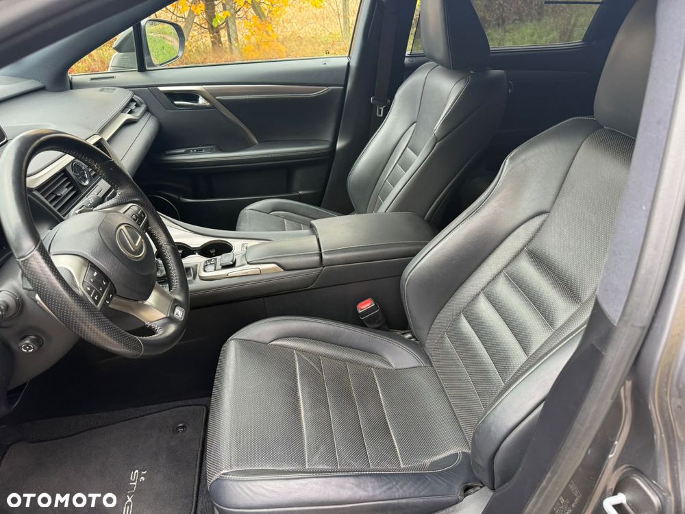 Lexus RX - 12