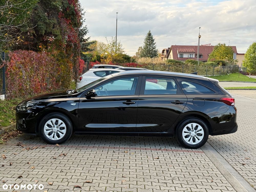 Hyundai i30 1.5 DPI Classic + - 23