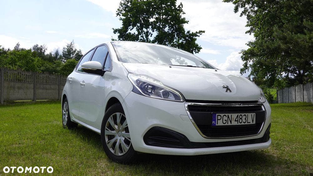 Peugeot 208 - 1