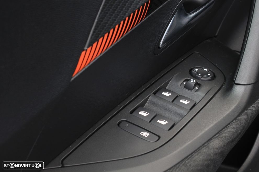 Peugeot 2008 1.2 PureTech Active Pack - 46