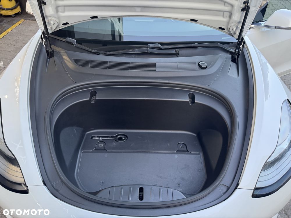 Tesla Model 3 Standard Range Plus - 16