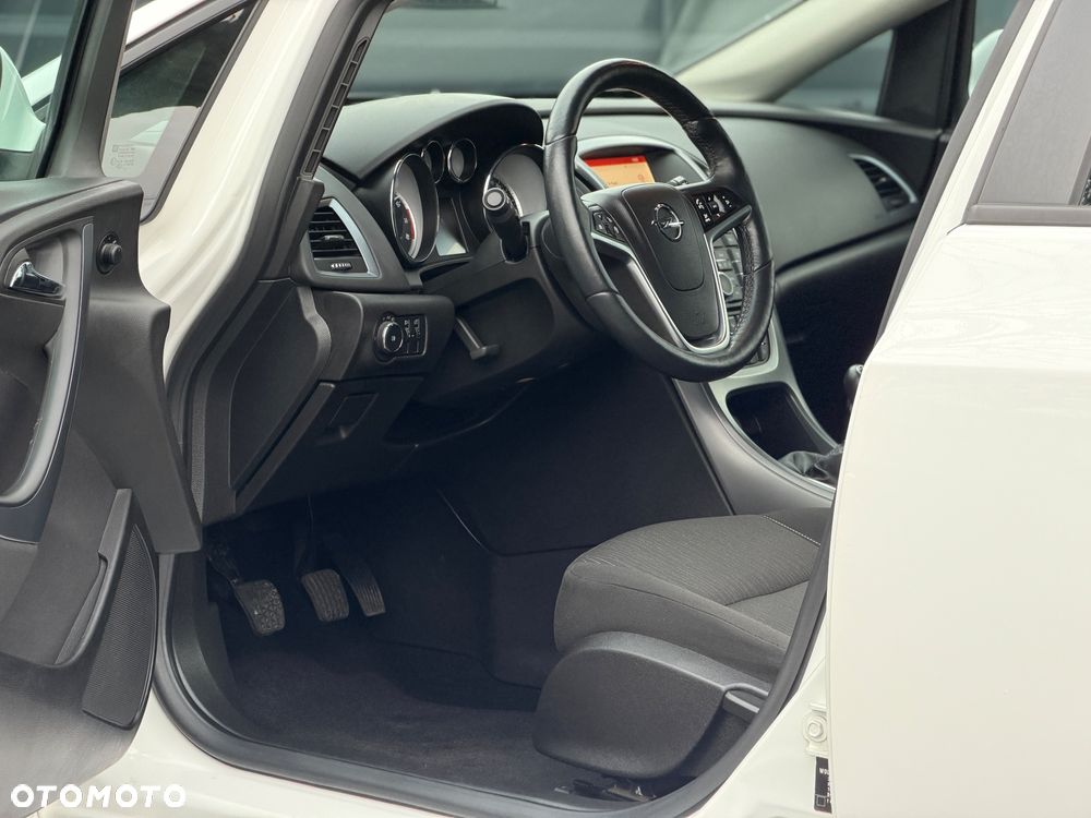 Opel Astra 1.4 T Cosmo - 11