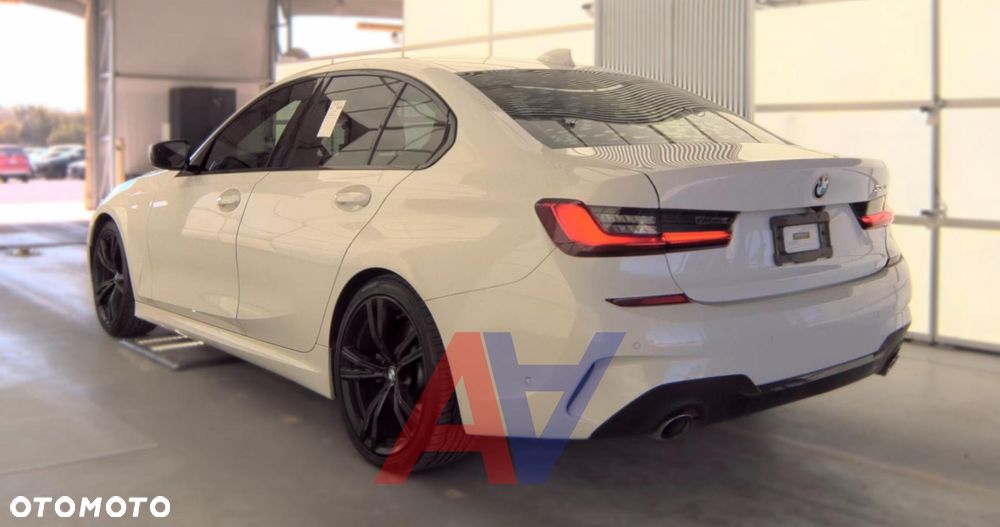 BMW Seria 3 330i Sport Line - 6