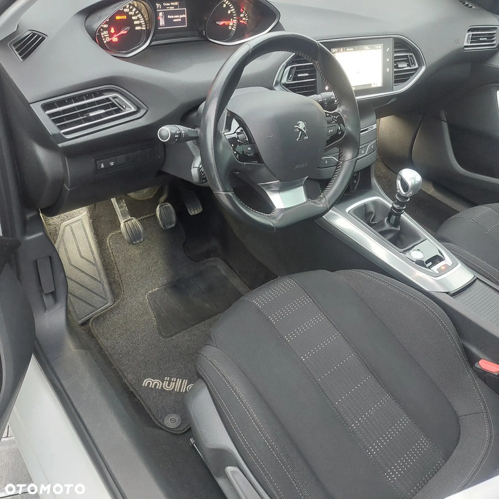 Peugeot 308 1.2 PureTech GPF Allure Pack S&S - 12