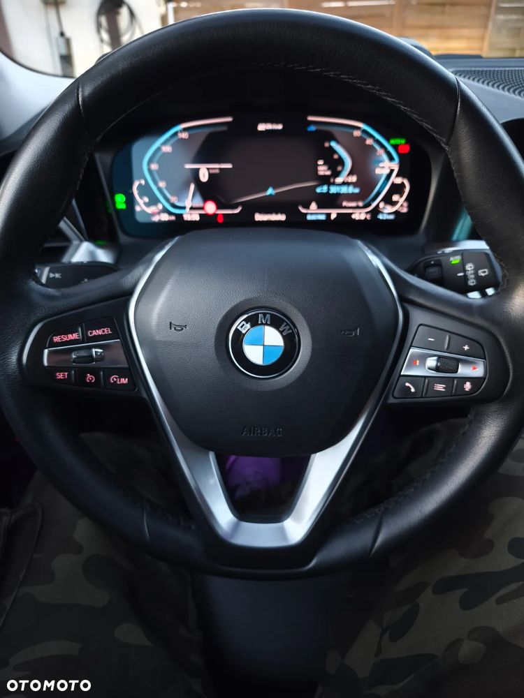 BMW Seria 3 330e Sport Line - 28