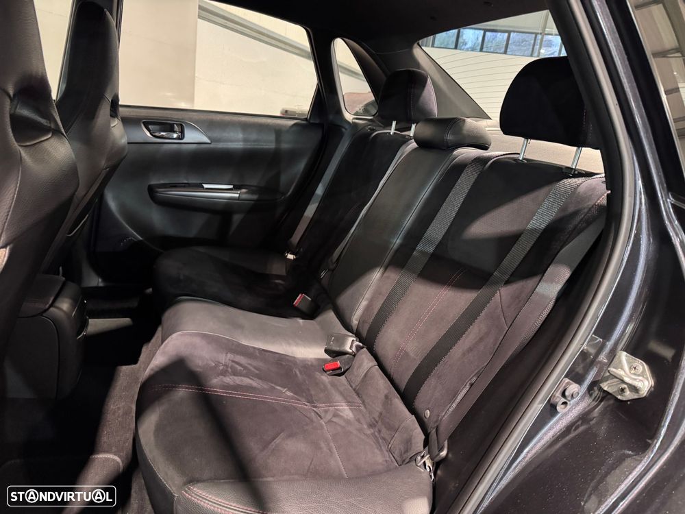 Subaru Impreza 2.5 WRX STi - 45
