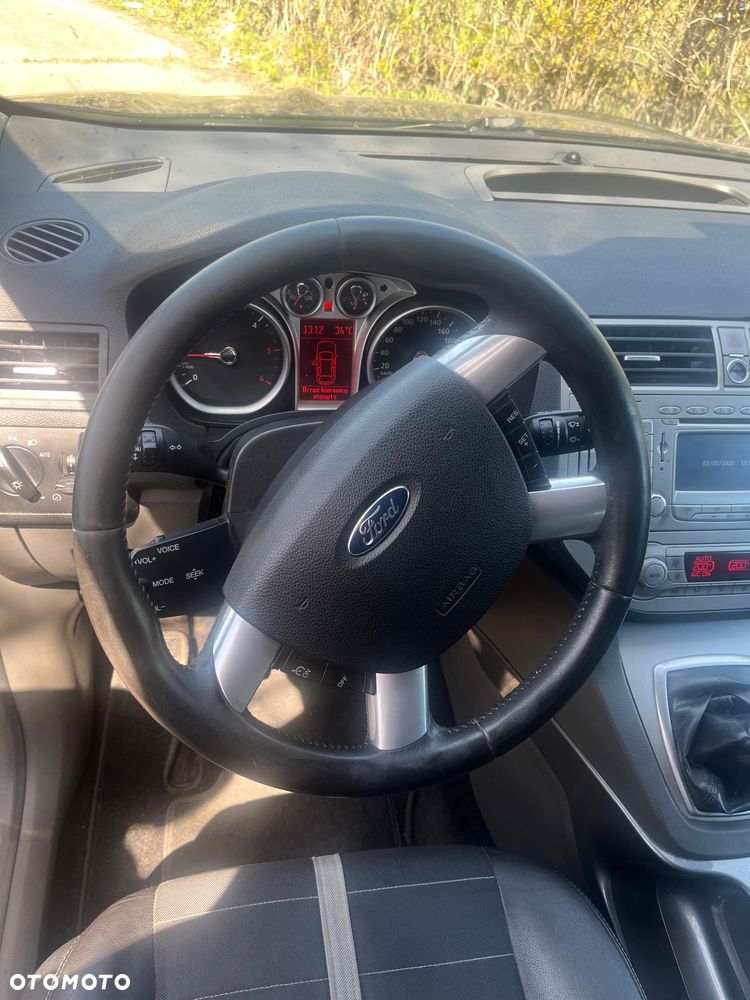Ford Kuga 2.0 TDCi 2x4 Titanium - 7