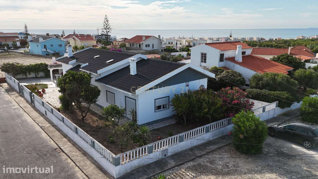 Moradia T4 Térrea em Vale de Janelas, Santa Cruz – Espaço, Privacidade - Grande imagem: 2/24