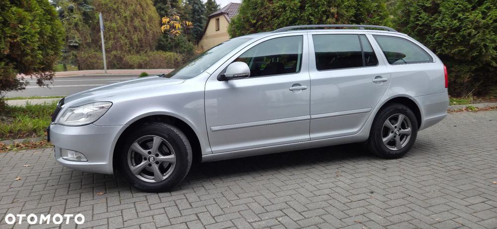 Skoda Octavia 1.6 TDI DPF Ambiente - 4