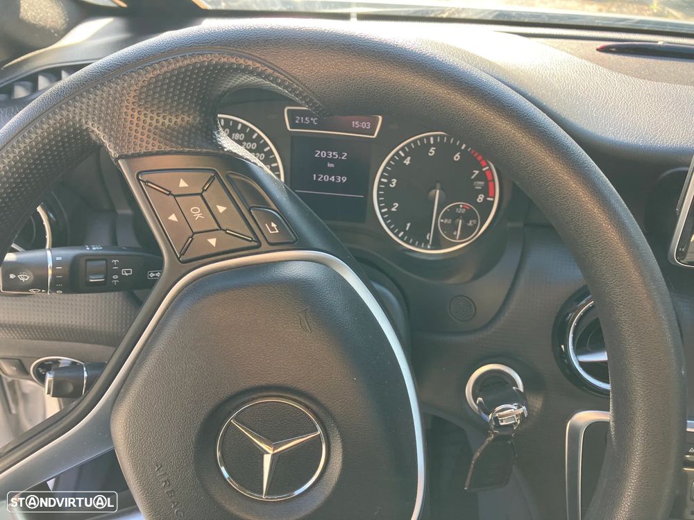 Mercedes-Benz A 180 (BlueEFFICIENCY) - 9