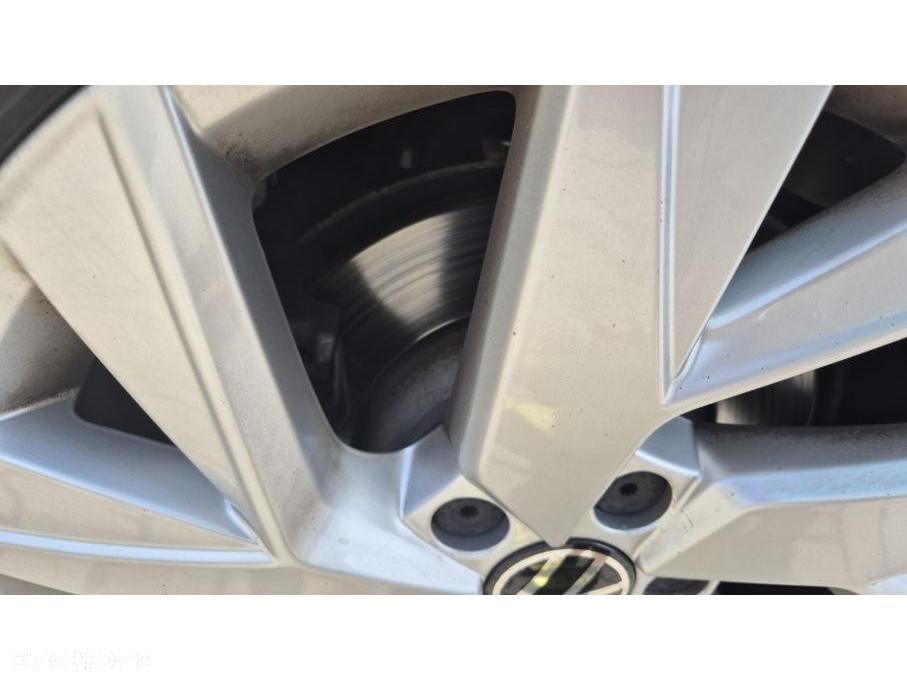 Volkswagen Tiguan - 33