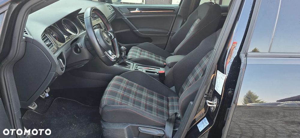 Volkswagen Golf GTI BlueMotion Technology - 12