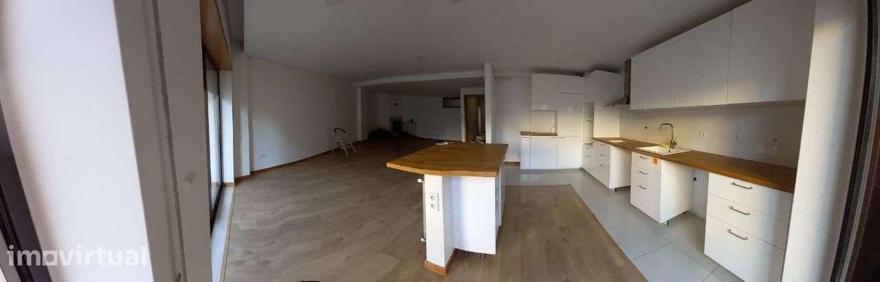 T3 com garagem, varanda e aquecimento central - Grande imagem: 5/21
