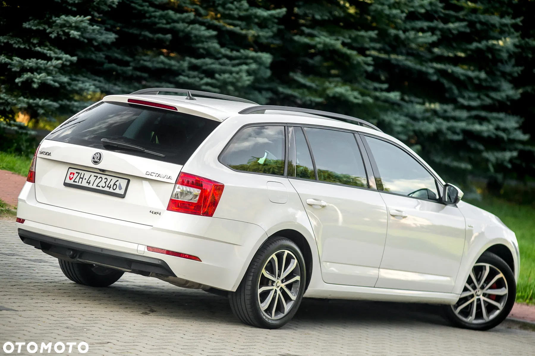 Skoda Octavia Combi 2.0 TSI 4x4 DSG Soleil - 4