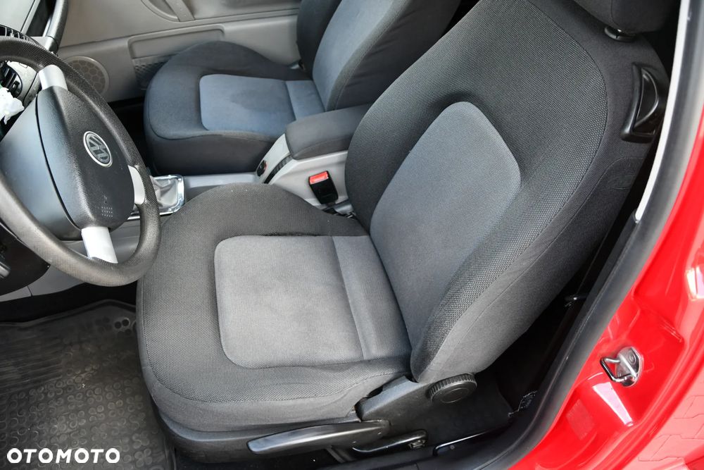 Volkswagen New Beetle 1.6 - 17