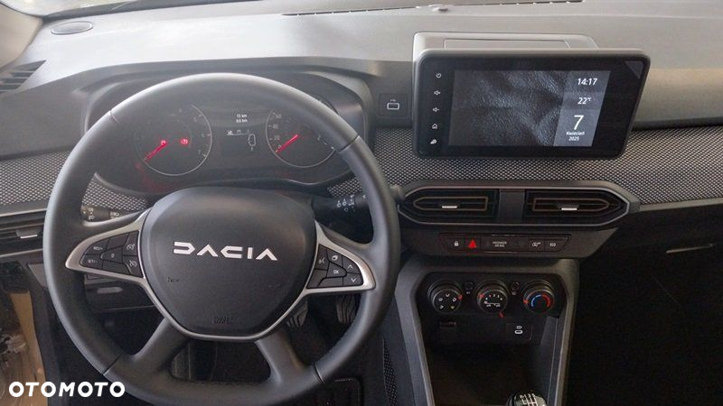 Dacia Sandero - 8