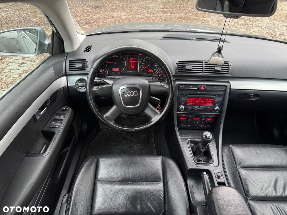 Audi A4 Limousine - 30