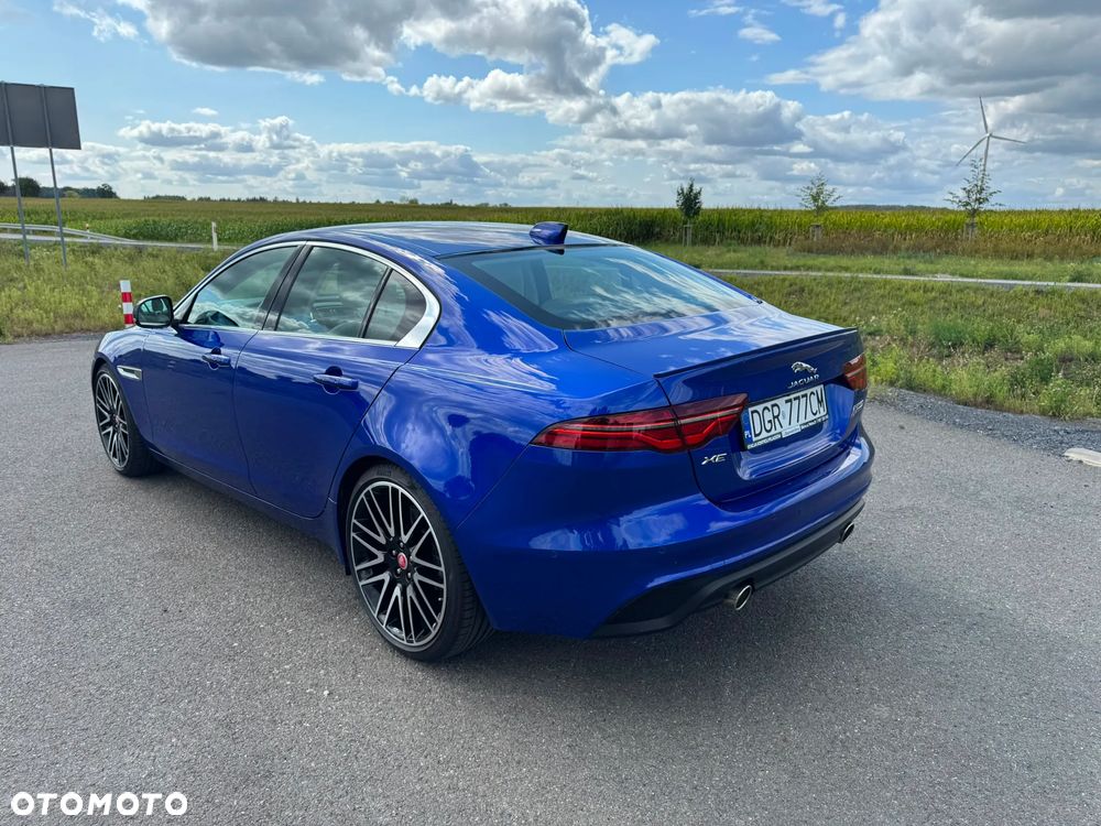 Jaguar XE 25t Prestige - 12