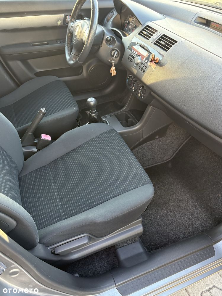 Suzuki Swift - 5