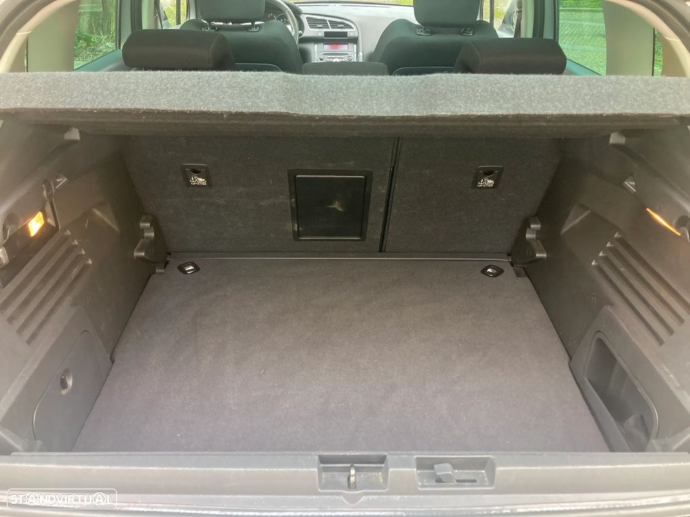 Peugeot 3008 1.6 HDi Executive - 12