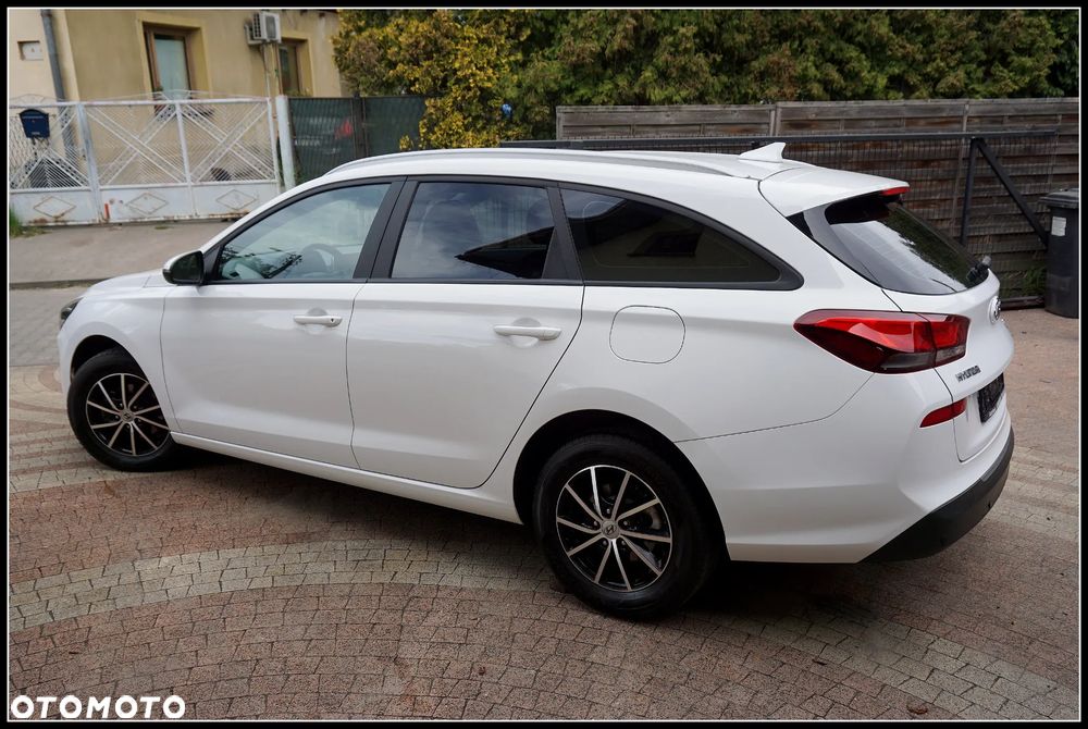 Hyundai i30 1.5 DPI Modern - 25
