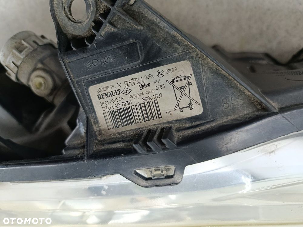 LAMPA PRZÓD PRAWA XENON RENAULT LAGUNA III 260100035R 89901837  VALEO - 11