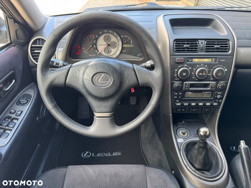 Lexus IS 200 Elegance - 14